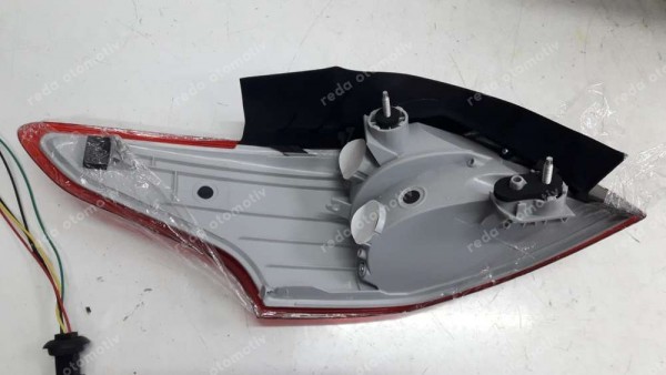 Ford Focus3 Arka Stop Lambası Sedan Dış Sağ F1EB13404-AD YS YP (BA-120/DBDCDD-130)