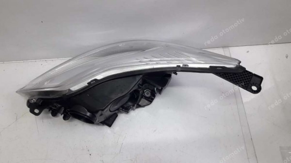 Ford Focus 3 Sağ Far (İçi Beyaz Motorlu) BM51-13W029-NB YS YP (BA-120-EE-130)