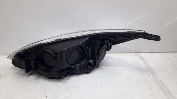 Ford Focus 3 Sağ Far (İçi Beyaz Motorlu) BM51-13W029-NB YS YP (BA-120-EE-130)