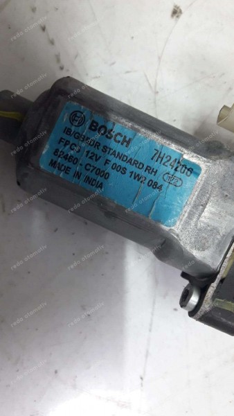 Hyundai İ20 Ön Sağ Cam Motoru Mekanizması Komple 82460-C7000 82402-C7010 CP (DE-110)