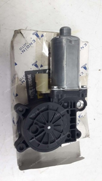 Renault Master3 Elektrikli Kayar Basamak Motoru Orj 130821993 11AUND0113 YP (DG-127)