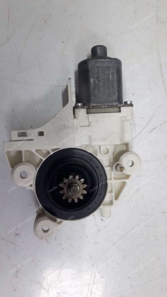 Ford Focus2 Sağ Arka Cam Kriko Motoru 994814101 0130822218 CP (EF-123)