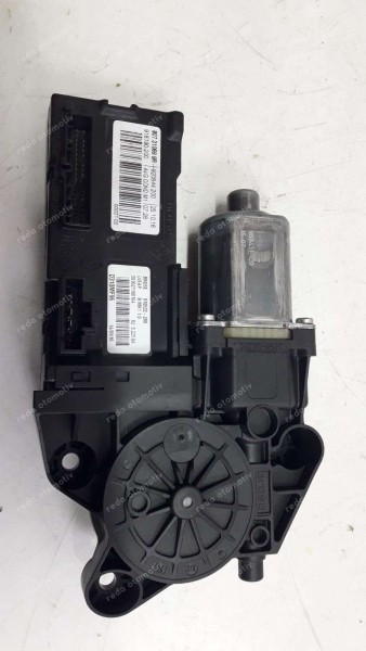 Renault Fluence Megane3 Sol Ön Cam Krikosu Motoru 807310699R CP (EF-124)