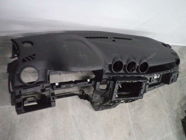 Dacia Duster Torpido Göğüs Orjinal 681000897R 278658823R CP HP (AC-130)