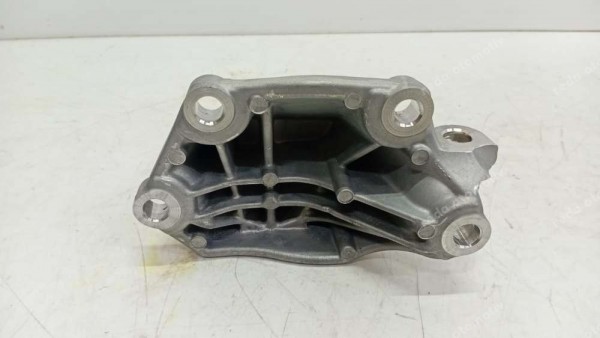 Hyundai Tucson Motor Takoz Kulağı Orj. 2D500 SP YP (AA-126)