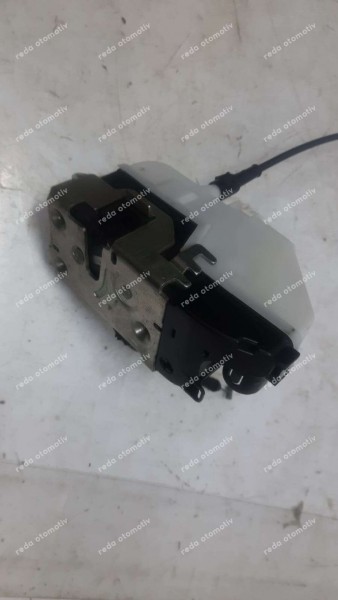 Renault Megane 2 Sağ Ön Kapı Kilidi Amb 8200027779 YP (FC124)