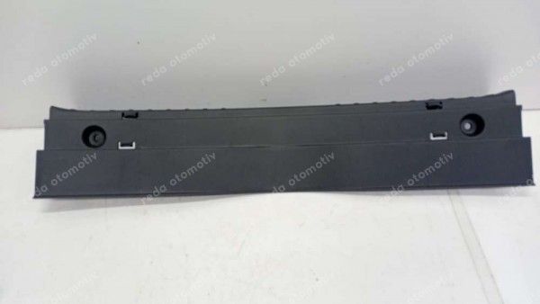 Hyundai Tucson Arka Panel Üst Plastiği 85770-N7000 SP YP (GD-120)