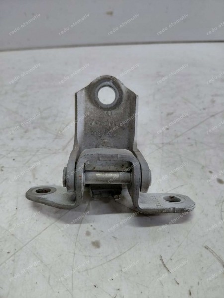 Ford Fiesta Sol Ön Kapı Alt Menteşesi Orj. 8A6AA22811 CP (HB-121)