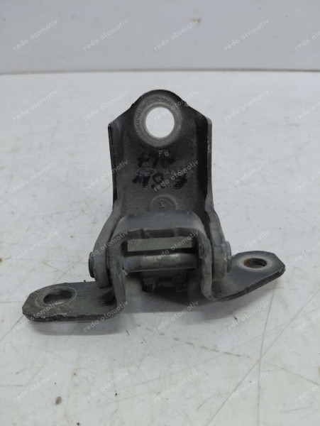 Ford Fiesta Sağ Ön Kapı Alt Menteşesi Orj. 8A6AA22810 CP (HB-121)