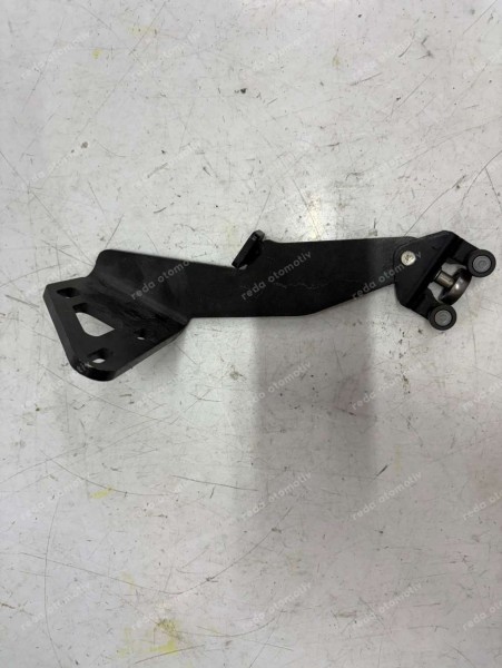 Renault Master 2 Sağ Yan Sürgülü Kapı Menteşesi Makarası 8200080754 YP (HB-124)