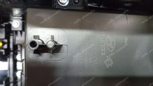 Hyundai Tucson Orta Konsol / Kol Dayama 84660-N7000 84661-N7000 846A7-N7ABO SP YP (KA-120)