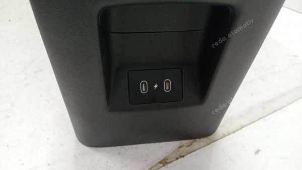 Hyundai Tucson Orta Konsol / Kol Dayama 84660-N7000 84661-N7000 846A7-N7ABO SP YP (KA-120)