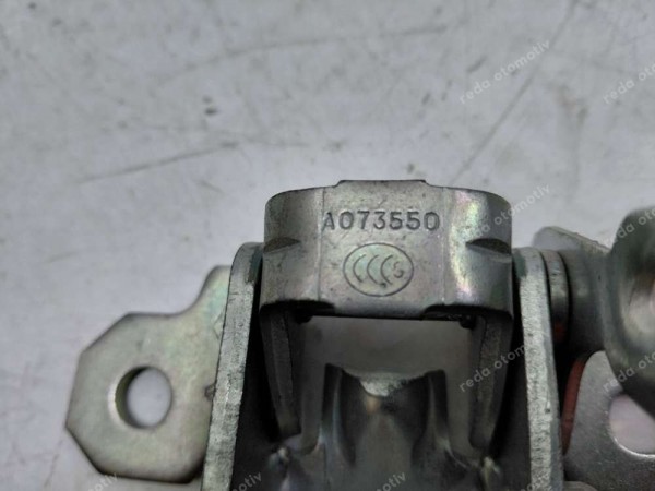 Renault Clio Captur Sol Arka Üst Kapı Menteşesi 804010016R (HB-1211)