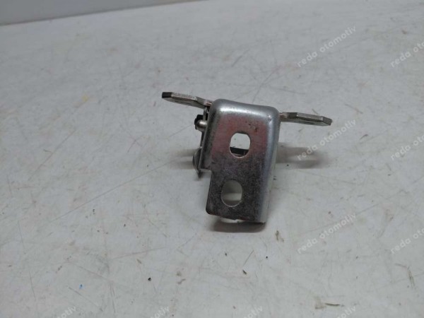 Renault Clio Captur Sol Arka Üst Kapı Menteşesi 804010016R (HB-1211)