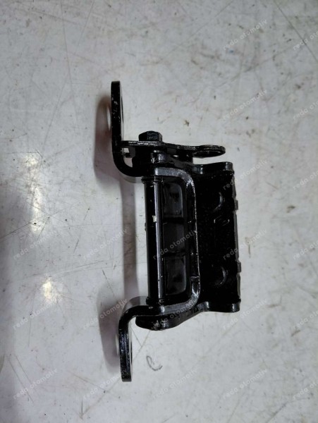 Renault Kadjar Sol Arka Kapı Üst Menteşesi 824010973R (HB-1212)