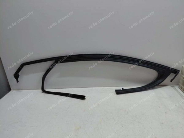 Renault Clio 5 Sağ Ön Cam Fitili Krom 803306847R CP (JE-120)