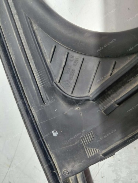 Renault Clio 5 Sol Ön Cam Fitili Krom 803314311R CP (JE-120)