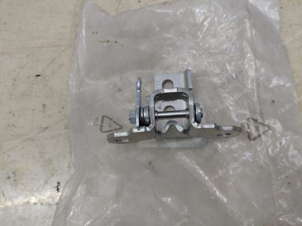 Renault Megane 3 Fluence Sol Kapı Üst Menteşesi 804010018R YP (HA-126)