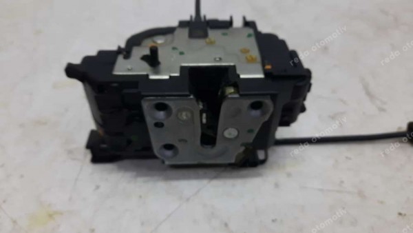 Renault Clio 3 Sağ Arka Kapı Kilidi Amb. 8200300129 YP (EE-123)