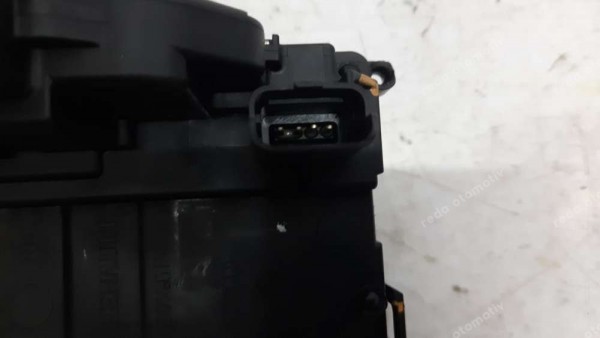 Renault Clio 3 Sağ Arka Kapı Kilidi Amb. 8200300129 YP (EE-123)