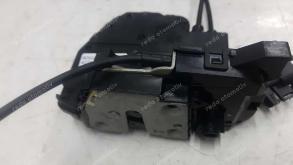 Renault Trafic 3 Sağ Sürgülü Kapı Kilidi Amb 825027817R YP (EE-125)