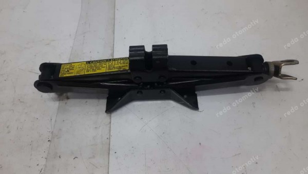 Toyota Yaris Araç Krikosu Amb 09111-0D010 YP (BG-120)