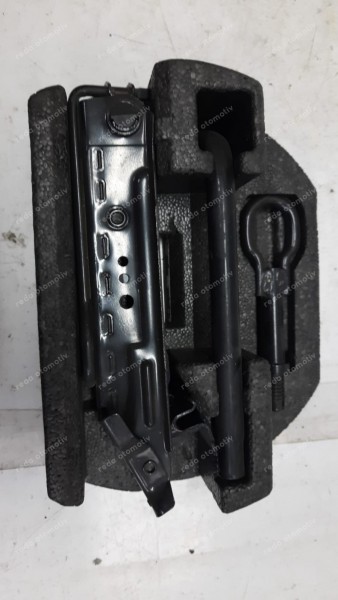 Ford Fiesta 09/12 Kriko Takımı 8V21-17009 AB AM51-17035 AB YP (AF-120)