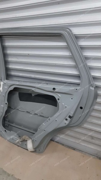 Hyundai Santa Fe Sağ Arka Kapı 77004-2B020 HP YP (Kİ-109)