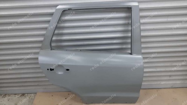 Hyundai Santa Fe Sağ Arka Kapı 77004-2B030 YP (Kİ-109)