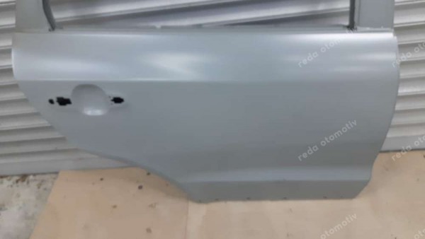 Hyundai Santa Fe Sağ Arka Kapı 77004-2B030 YP (Kİ-109)