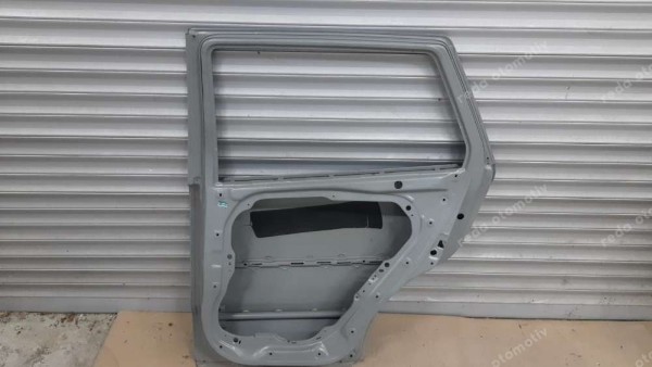 Hyundai Santa Fe Sağ Arka Kapı 77004-2B030 YP (Kİ-109)