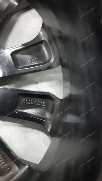 Toyota Yaris 17 İnç Jant Lastik Takımı 17X7JET 50 CP (IG-109)