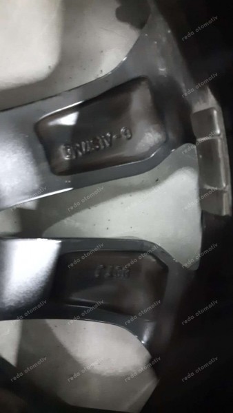 Toyota Yaris 17 İnç Jant Lastik Takımı 17X7JET 50 CP (IG-109)