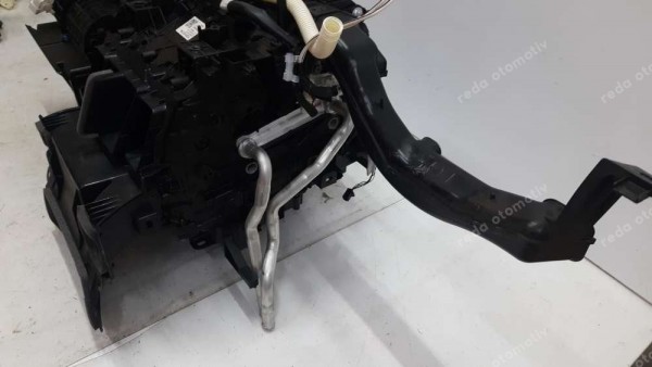 Toyota Yaris Hybrid Kalorifer Kutusu 87050-K0120 CP (AE-130)