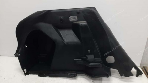 Toyota Yaris Cross Bagaj Arka Kapak Sol Yan Trim Paneli 64740-0D320 CP (GD-140)