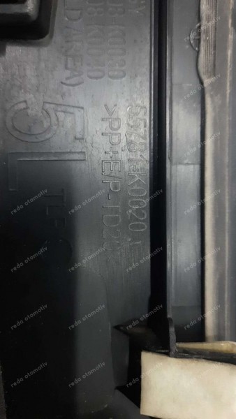 Toyota Yaris Hybrid Ön Cam Izgarası 55781-K0020 CP (GD-120)