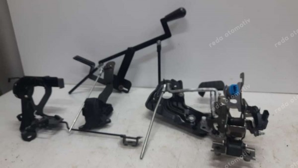 Toyota Yaris Hybrid (engelli) Fren / Gaz Pedalı Takım 89510-K0010 78110-K0030 CP (AC-110)