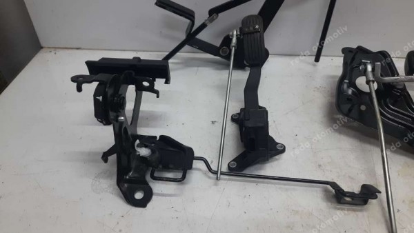 Toyota Yaris Hybrid (engelli) Fren / Gaz Pedalı Takım 89510-K0010 78110-K0030 CP (AC-110)