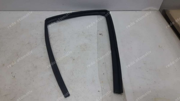 Toyota Yaris Hybrid Sağ Arka Kapı Cam Fitili 68142-K0010 CP (F3)