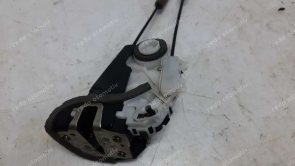 Toyota Yaris Hybrid Sol Arka Kapı Kilidi CP (EE-125)