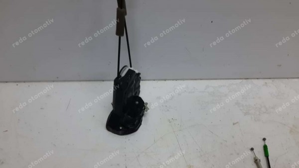 Toyota Yaris Hybrid Sağ Arka Kapı Kilidi CP (EE-125)