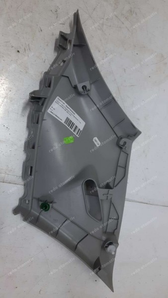 Toyota Yaris Hybrid Arka Sağ Direk Trim 62471-K0020 CP (EA-110)