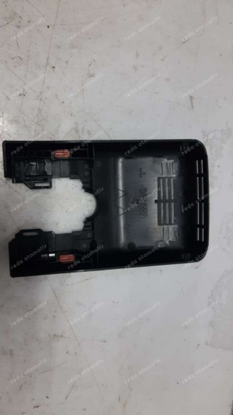 Toyota Yaris Hybrid İç Dikiz Ayna Kapağı 86466-K0010 CP (EA-110)