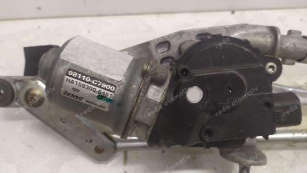 Hyundai İ20 Ön Cam Silecek Motoru / Mekanizması 98110-C7900 SP (EG110)
