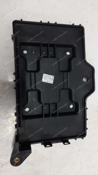 Hyundai Santa Fe Akü Alt Tablası 37150-2B100 YP (