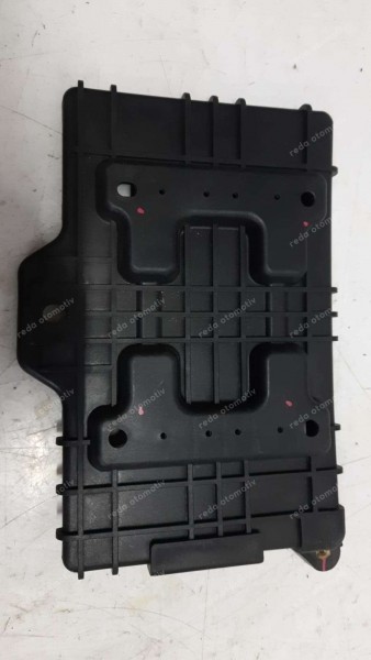 Hyundai Santa Fe Akü Alt Tablası 37150-2B100 YP (