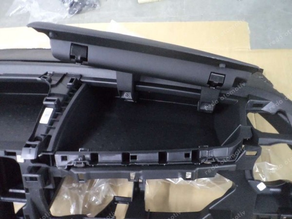 Renault Trafic 3 Torpido Göğüs Orjinal Sıfır 681006255R YP (AD-130)