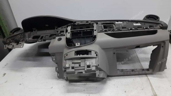 Renault Zoe Torpido Göğüs 681003968R YP (AC-130)