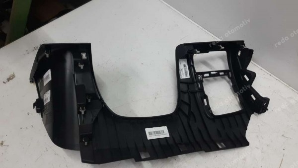 Renault Megane 4 Torpido Göğüs Konsol Bakaliti 689216689R CP (BB-120)