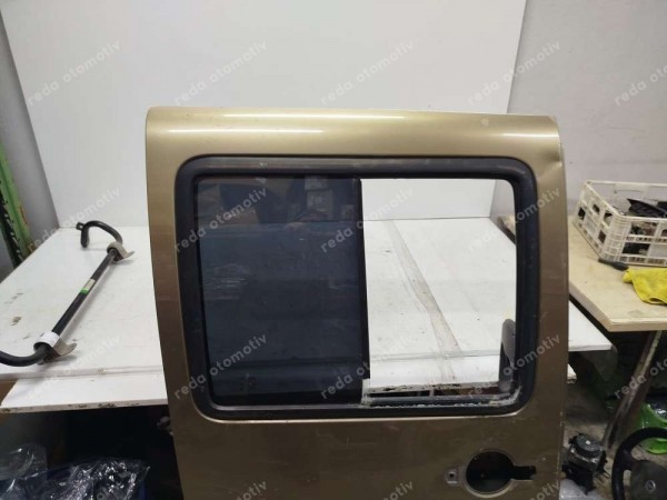 Fiat Doblo II 05-16 Sağ Sürgülü Kapı 51847628 SP